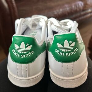 Adidas Stan Smith White and Green Sneakers: Like new!